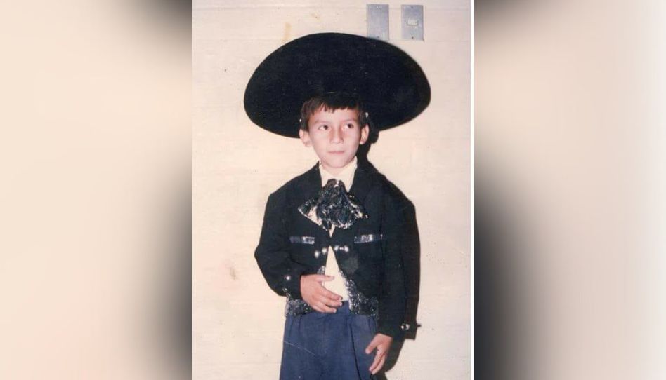  Manuel Sánchez de niño vestido de mariachi 