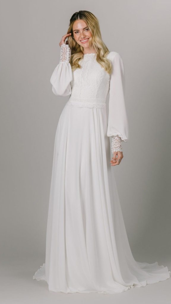 mujer con su vestido blanco